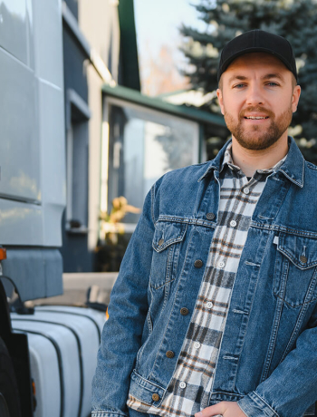 Finding the Right Trucking Company: Why Logisticize Stands Out